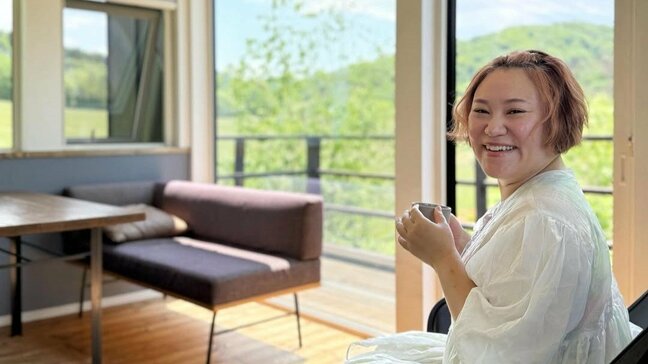 【バービー】「北海道に弾丸帰省」緑に囲まれた宿で「いつもより熟睡」＆「ギラギラポーズ」でご満悦|TBS NEWS DIG