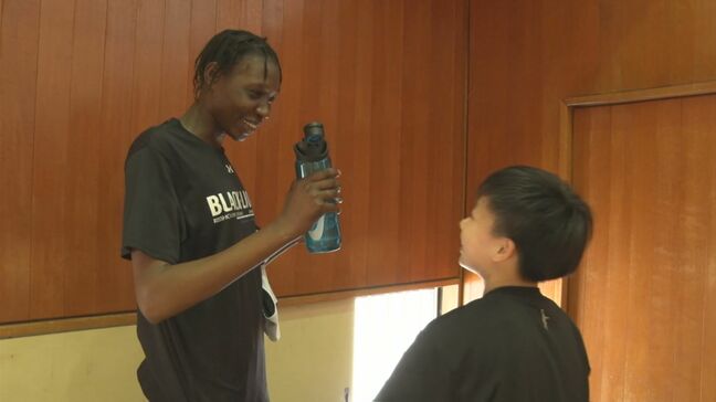 日本一をめざして 島根県初 海外からのバスケ留学生は身長193センチの女子高生|TBS NEWS DIG