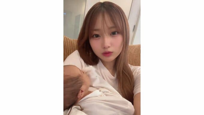 【辻希美・長女】希空　小さな妹「夢空（ゆめあ）ちゃん」を抱っこ　「可愛いかわいいカワイイｶﾜｲｲ」　|TBS NEWS DIG