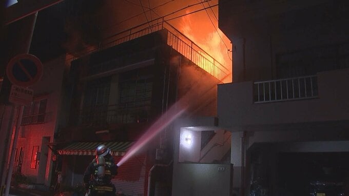 別府の住宅密集地で火災 ２棟全焼含む４棟焼ける 住民女性が軽いやけど　|　大分のニュース｜OBS NEWS｜大分放送