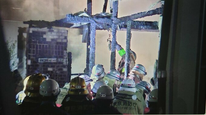 東京・練馬区 2階建て住宅焼ける火事　2人の遺体見つかる|TBS NEWS DIG