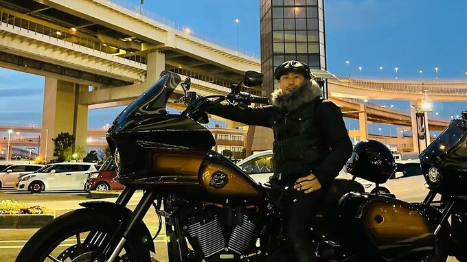 【魔裟斗】愛車ハーレーダビッドソン「ローライダーST」で酷寒の夕刻に降臨　 ”ハンドル交換” のこだわりにフォロワー賛辞「しぶいって」|TBS NEWS DIG