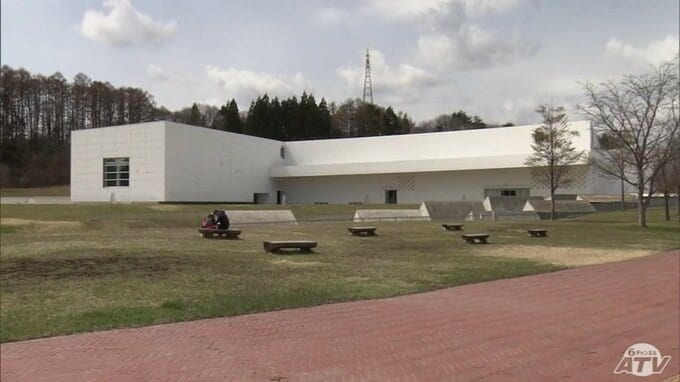 青森県立美術館　開館20周年を記念した動画の制作・託児サービスに取り組むことを発表　訪れる人を増やし利便性の向上図る|TBS NEWS DIG