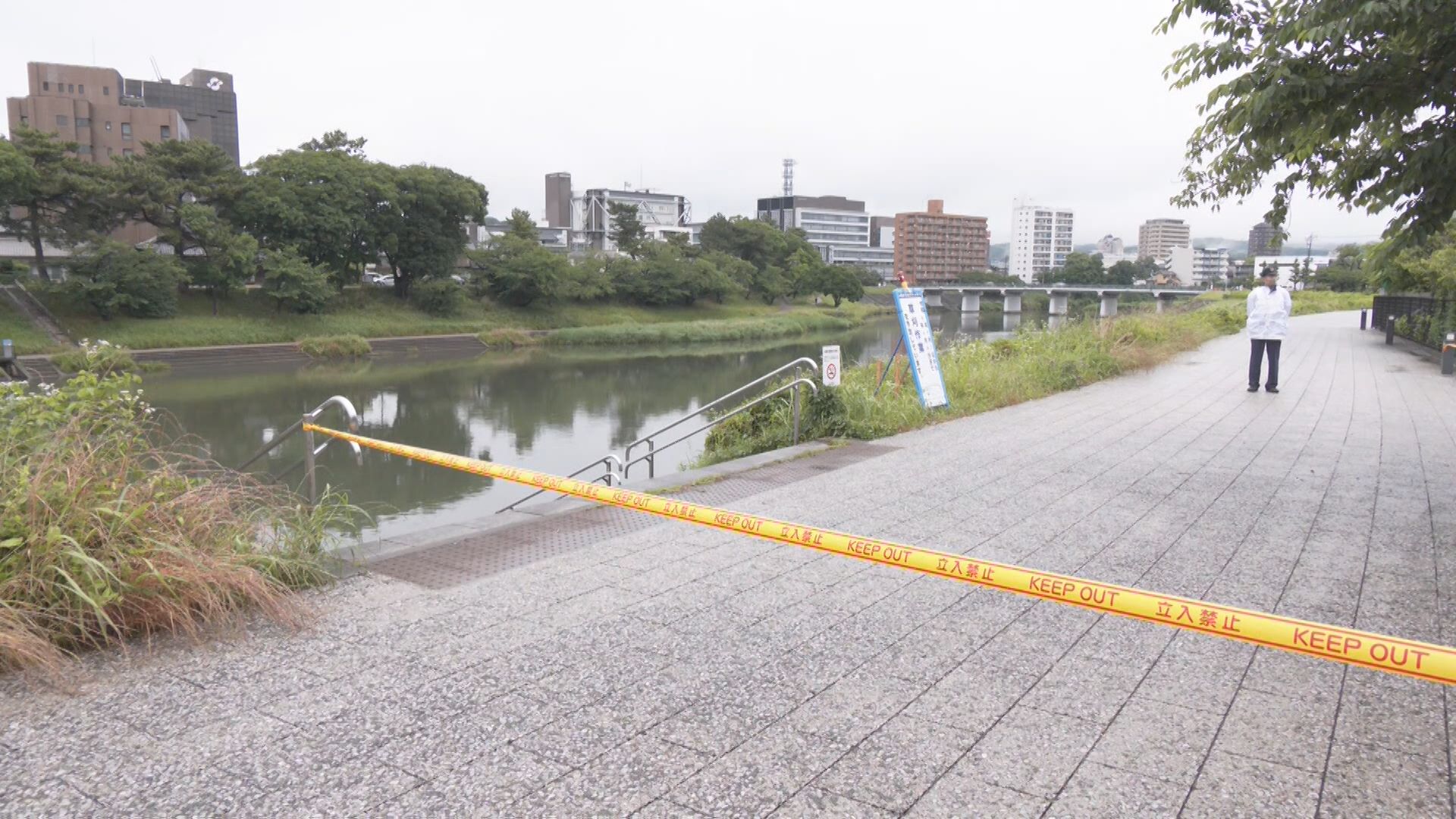 「かばんをひったくられそうになり、抵抗したら刃物で刺された」と56歳女性から通報　胸や左腕には切り傷あるも その後“ウソ”と判明