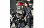 【 彩雪 】　愛車ハーレーにまたがり　キメキメのブラックコーデ公開　「早くツーリング行きたいな～！！」|TBS NEWS DIG