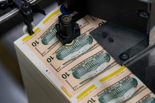 世界の中銀で「脱ドル」の動き－地政学リスク受け資産の配分見直しへ| TBS CROSS DIG with Bloomberg