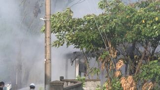 「黒い煙が見える」空き家とみられる建物で火事 けが人なし 当時周辺は雷雨、警察と消防が原因調べる 富山 | 富山のニュース|天気・防災|チューリップテレビ