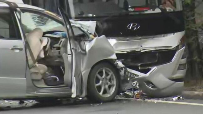 富士スバルラインで事故 6人けが、このうち3人ほどが重傷か 観光バスと乗用車が衝突 山梨|TBS NEWS DIG