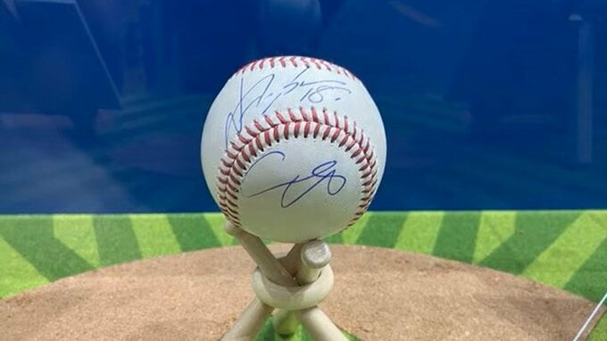 【超レア画像】ドジャース大谷翔平選手と山本由伸投手のW直筆サインボールが山形に！ 提供したのはモンテディオ山形の元選手…どこでご縁が！？|TBS NEWS DIG