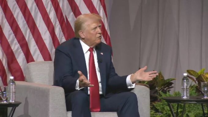 トランプ氏 ハリス氏の出自を中傷「インド系とアピールしていたが、突然、黒人になった」