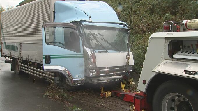 高速道路でトラックがガードレールに突っ込み、案内標識なぎ倒す事故　運転していた男性死亡　搬送時に意識もうろう…病死と判明　|　BSSニュース | BSS山陰放送