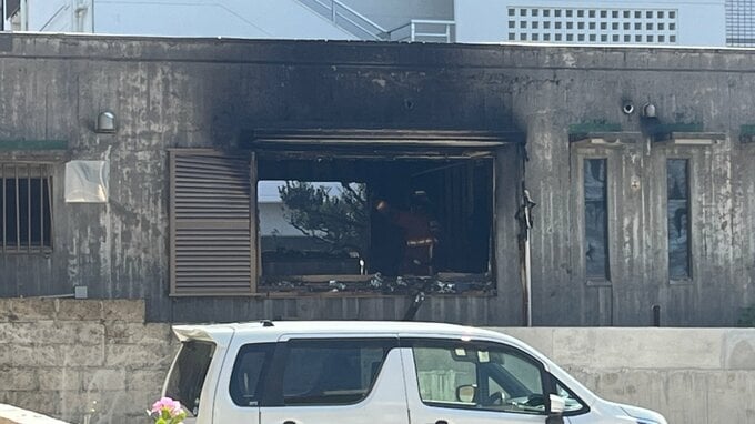 【写真を見る】浦添市の民家で火事　高齢者2人死亡　|　沖縄のニュース｜RBC 琉球放送