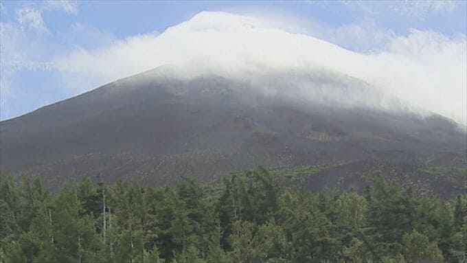 「ギリギリセーフで間に合った」　富士山の夏山シーズンが終了　軽装登山者への指導は3割増加　山梨　|　山梨のニュース | ＵＴＹテレビ山梨