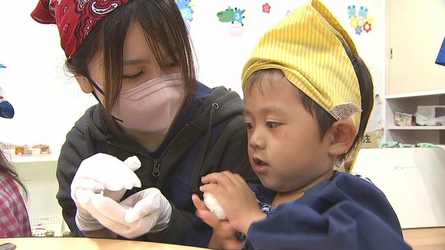 幼稚園児と学生がおにぎりづくりでふれあい 食の楽しさを感じてもらう体験授業 大分|TBS NEWS DIG