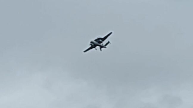 早期警戒機E2D　祝日のタッチアンドゴーは空母艦載機FCLP　アメリカ軍岩国基地|TBS NEWS DIG