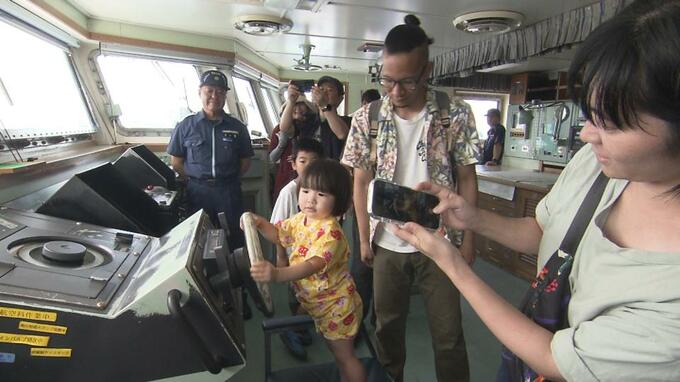 ヘリコプター搭載型の大型巡視船「りゅうきゅう」を一般公開　那覇ハーリー2日目　|　沖縄のニュース｜RBC 琉球放送