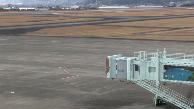 「福岡空港周辺の雪の影響」日本航空・高知ー福岡便が欠航（24日午後5時15分福岡発）　|　高知のニュース・天気｜KUTV NEWS | KUTVテレビ高知