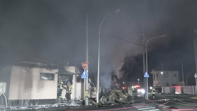 【詳報】「バチバチしていて…真っ赤だった」青森県鰺ヶ沢町で住宅など6棟が焼ける火事　町内では同時間帯に数百ｍ離れた別の場所でも火事発生　警察と消防が出火原因や関連調べる|TBS NEWS DIG