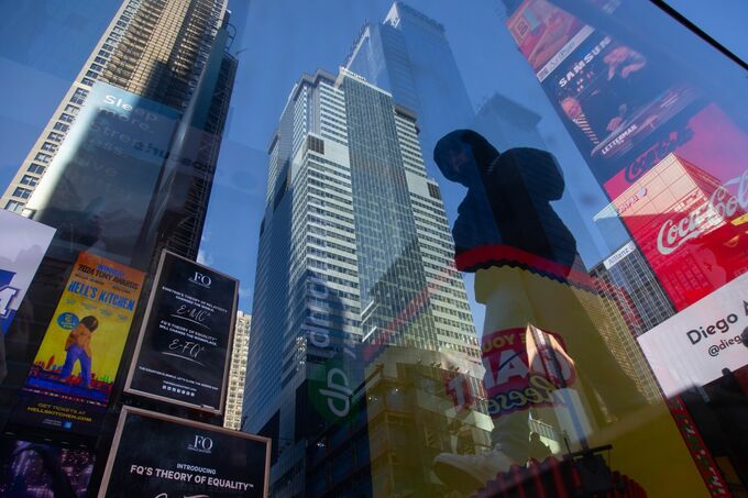 米銀行株、地銀危機以来最悪の四半期終える－景気不安が市場支配