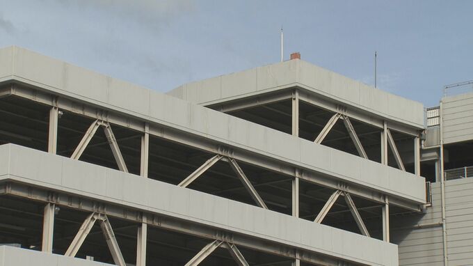 立体駐車場から飛び降りさせ事件 主犯格の男 18 のスマホを隠して証拠隠滅か 女 22 を逮捕 広島 Rccニュース Goo ニュース