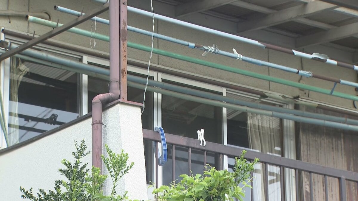 職務質問に「父が死んだ」　自宅で一緒に暮らす父の遺体を放置　27歳会社員を死体遺棄の疑いで逮捕　山梨・甲州市