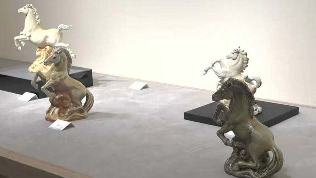 来年の干支「白備前の馬が時を翔ける」乳白色の備前焼を出がける木村玉