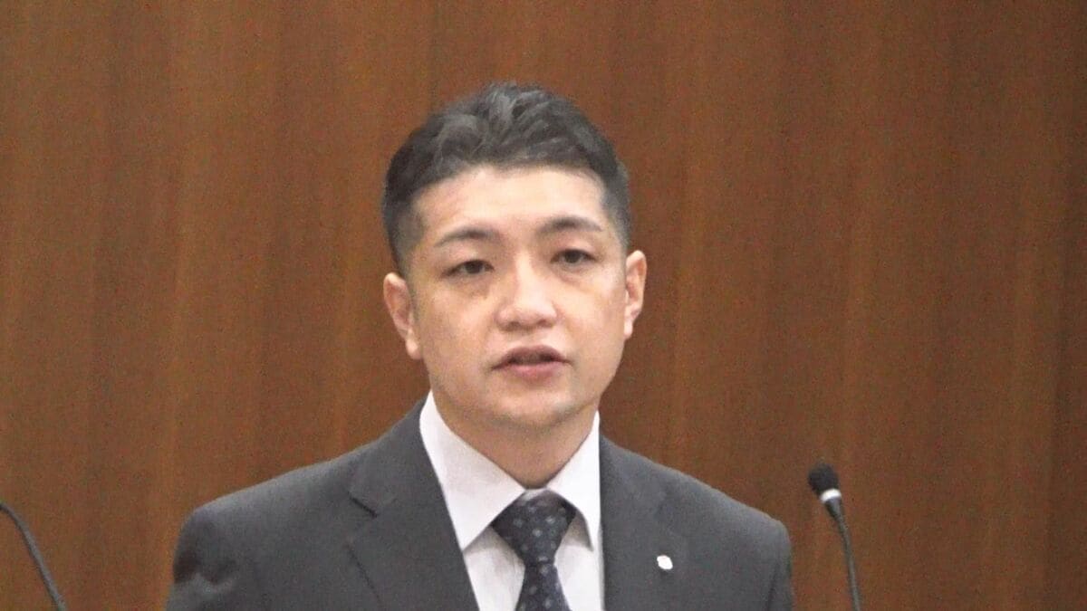 「町民への説明が不十分」 大治町の鈴木康友町長に議会が辞職勧告 去年の町長選の前ごろに前衆院議員の事務所への無断侵入で“被害届” 愛知・大治町 