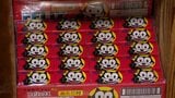 「一番かわいそうなのは子どもたち」10円ガムが15円に…ナフサ不足で値上げと品不足の危機 駄菓子問屋が語る”カラフルさ”へのこだわり | 福岡のニュース|RKB NEWS|RKB毎日放送