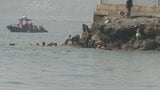 海泳ぎ防波堤を上る人も…北アフリカのスペイン領セウタにモロッコからの移民流入　24時間で約4万9000人とスペイン内務省|TBS NEWS DIG