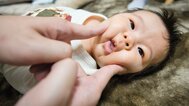 『ほっぺ、つんつん』は問題？「子どもは癒しグッズじゃない」性教育ユーチューバーが懸念する子との曖昧な距離感|TBS NEWS DIG