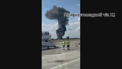 英国・南東部の空港で小型飛行機が墜落　離陸直後か| TBS CROSS DIG with Bloomberg