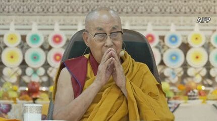 ダライ・ラマ14世 “転生”制度の存続示唆「何らかの枠組みできる」90歳