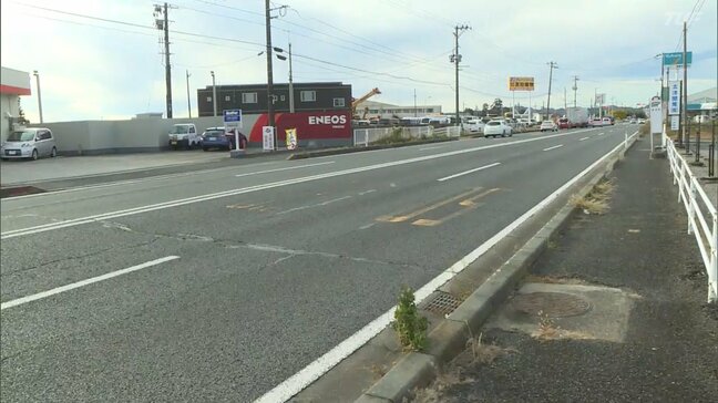 ガソリンスタンドに入ろうとしていた大型トラックに軽乗用車追突　80代女性が意識不明　福島・いわき市|TBS NEWS DIG