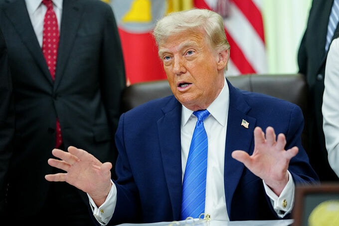 トランプ氏が勝ち誇る対イラン「合意」、隠しきれない敗戦色