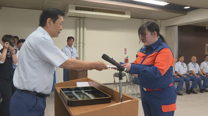 学生から始め就職後も続ける消防団員に10万円！背景に消防団員の人材確保　山口消防本部で交付式　|　山口のニュース・天気・防災｜tys NEWS｜ｔｙｓテレビ山口