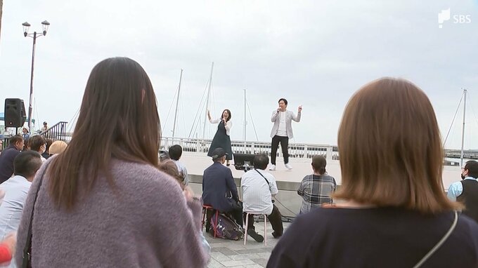 「もう幸せハッピーです。ずっと働いてばっかだったからやっと歌えた感じで楽しかったです」地域の元気のせ歌声響く 熱海土石流災害からの復興願うカラオケ大会＝静岡県・熱海市　|　静岡のニュース | SBSNEWS | 静岡放送