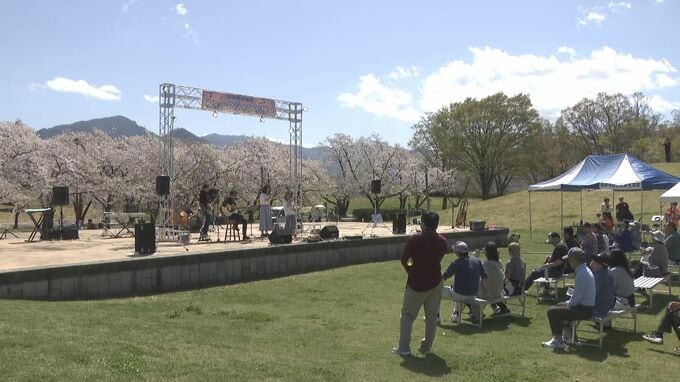 長野・川中島古戦場史跡公園　「三太刀桜まつり」にぎわう　|　SBC NEWS | 長野のニュース | SBC信越放送