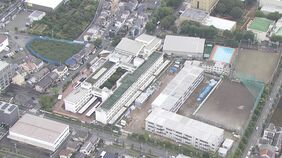 【速報】都立東大和高校で男性教諭らが男に催涙スプレーかけられる　3人軽いけが、意識あり　スプレーかけた男を傷害容疑で現行犯逮捕　文化祭の最中に…　警視庁|TBS NEWS DIG