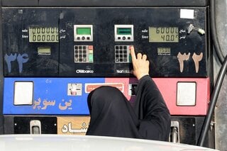 イランでガソリン不足が深刻化、給油所に長蛇の列－米圧力の影響鮮明| TBS CROSS DIG with Bloomberg