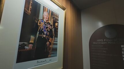 イギリス最大の空母プリンス・オブ・ウェールズ 若手記者の乗艦レポ