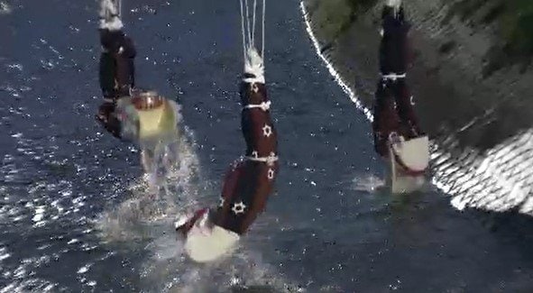 体を縄で縛った男性が高さ7メートルの橋から逆さ吊りに！！しかも、激しく体をくねらせ、川の水を叩く！！約500年以上前から伝わる「雨宮の御神事」「めちゃめちゃ疲れた…お祭りや伝統が守られていくといい…」　|　SBC NEWS | 長野のニュース | SBC信越放送