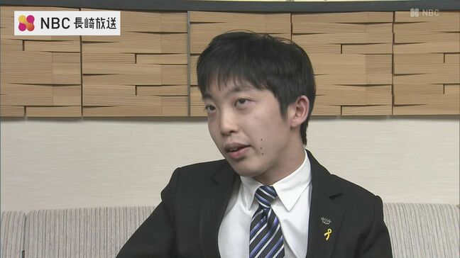 車椅子ユーザー向けのグルメ冊子を長崎市に寄贈　小児脳性まひの影響で車椅子生活の男子大学生が制作|TBS NEWS DIG