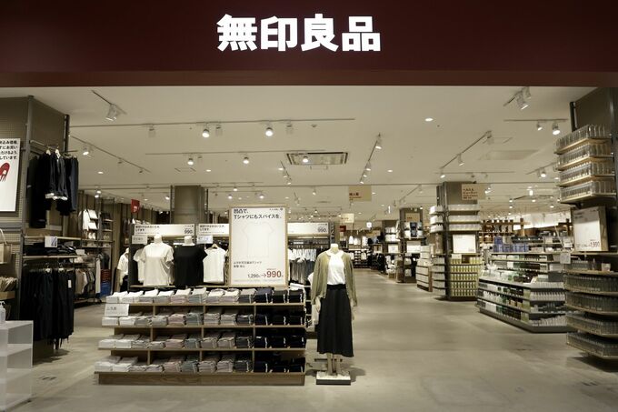 「無印」効果で小売株が上昇、中国人向けビザ緩和観測で百貨店も急伸
