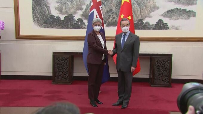 中豪外相会談で王毅外相「歴史的恨みや根本的利害対立はない」両国関係改善に意欲