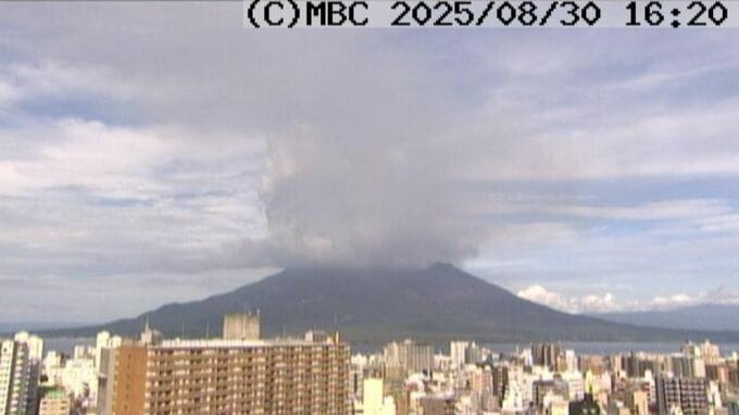 桜島で再び連続噴火、やや多量の降灰予想　灰は北西の鹿児島市吉野方向へ【降灰予報（詳細・定時）】|TBS NEWS DIG