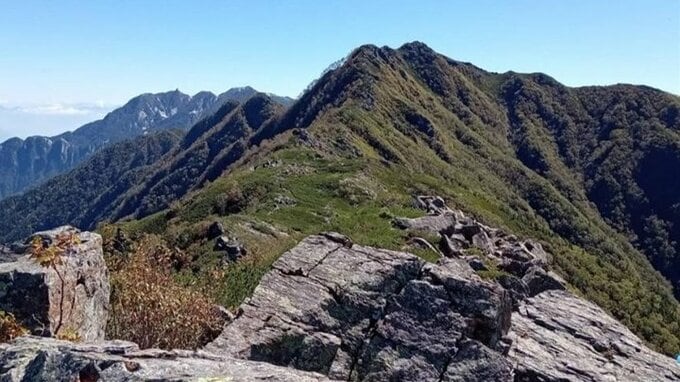 30～40ｍ滑落　地蔵ヶ岳へ登山途中の70歳女性を県警ヘリが救助　山梨|TBS NEWS DIG