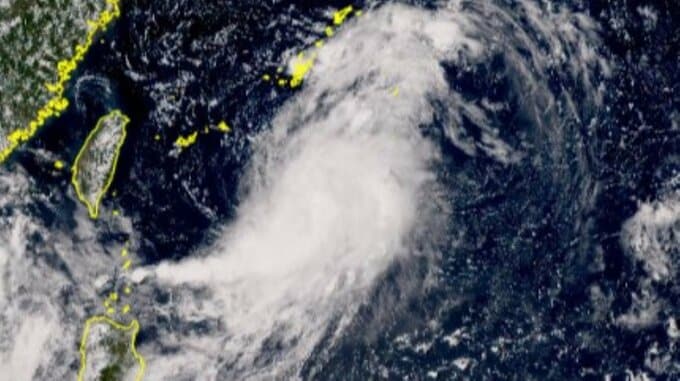 【台風情報】台風12号（レンレン）は発生後「九州の西」へ…　21日～22日頃に最接近でそのまま「ほとんど停滞」か　最大瞬間風速25m/s　台風は今後いつ・どこへ？【雨風シミュレーション・気象庁情報】|TBS NEWS DIG