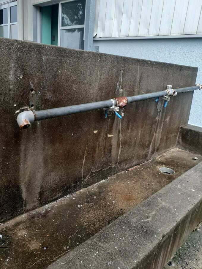 中学校で”水道の蛇口”36個盗まれる　プールのシャワーヘッドも　小学校でエアコンの室外機12基が盗まれたばかり　福岡・北九州市|TBS NEWS DIG