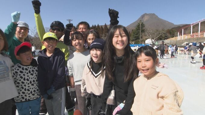 春の陽気に誘われて…観光地に活気　スケートリンク最終日に長蛇の列　大分　|　大分のニュース｜OBS NEWS｜大分放送