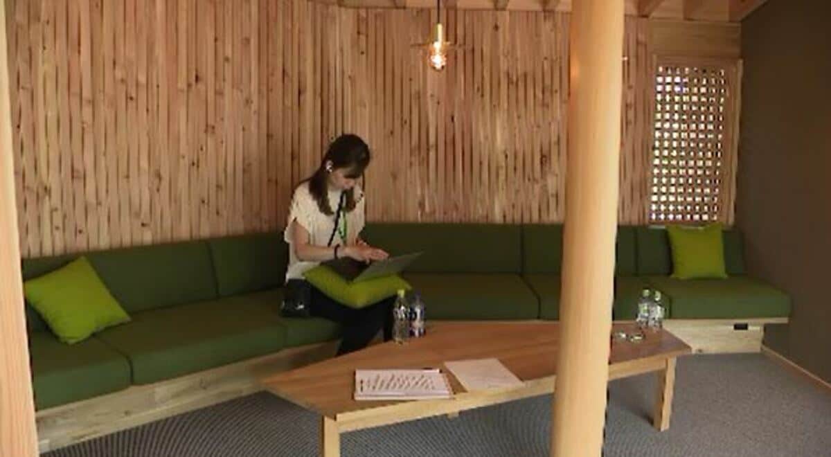 IT企業の進出を促す長野県の助成制度を活用 東京のソフトウェア開発会社が軽井沢町にキッチンや宿泊施設を備えたリゾートオフィスを開設 | TBS ...